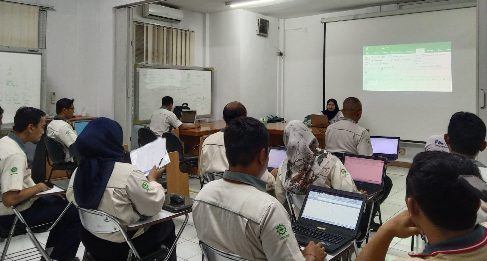 Pelatihan Excel Zero To Hero PT Toyota Boshoku Indonesia Tbina IBLU Pelatihan Excel Zero To Hero Pt Toyota Boshoku Indonesia Tbina Iblu